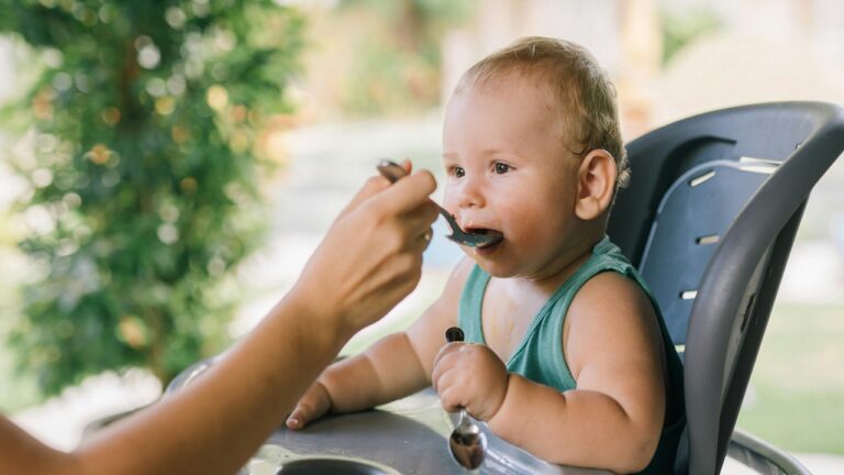 Best Foods For Teething Babies: Ultimate Guide For Parents